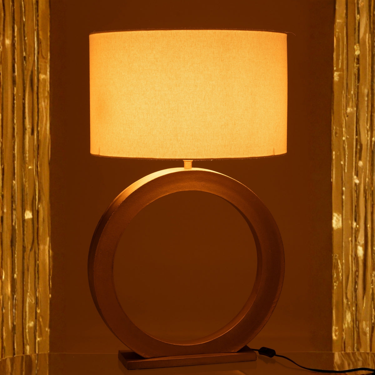 Table Lamp Round Aluminum Gold-Colored J-Line