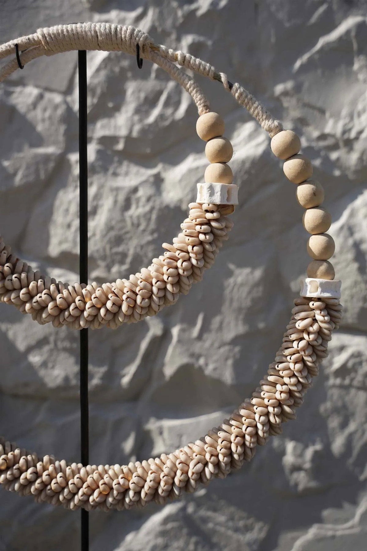 Double Necklace With Shells On Stand - Natural