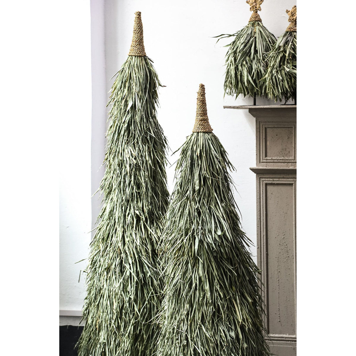 Elghanni Green Grass Kerstboom Beeld Large Groen 150cm van PTMD, groene kerstboom, detail van de takken en afwerking