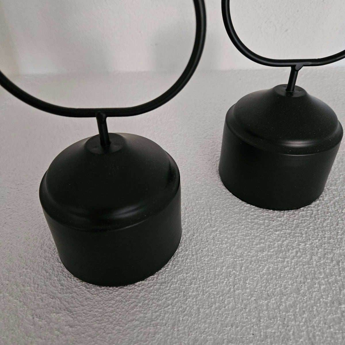 Kaarshouder Ringen Zwart 11x8x39cm 1 + 1 Gratis - Kandelaar - Living Lovely - livinglovely.nl