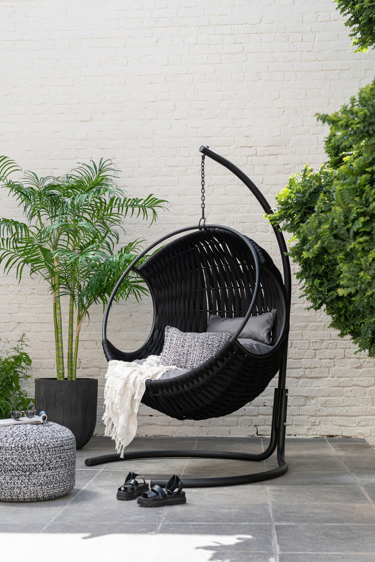 Bamboo Palm in Pot Plastic Green/Black Small J-Line