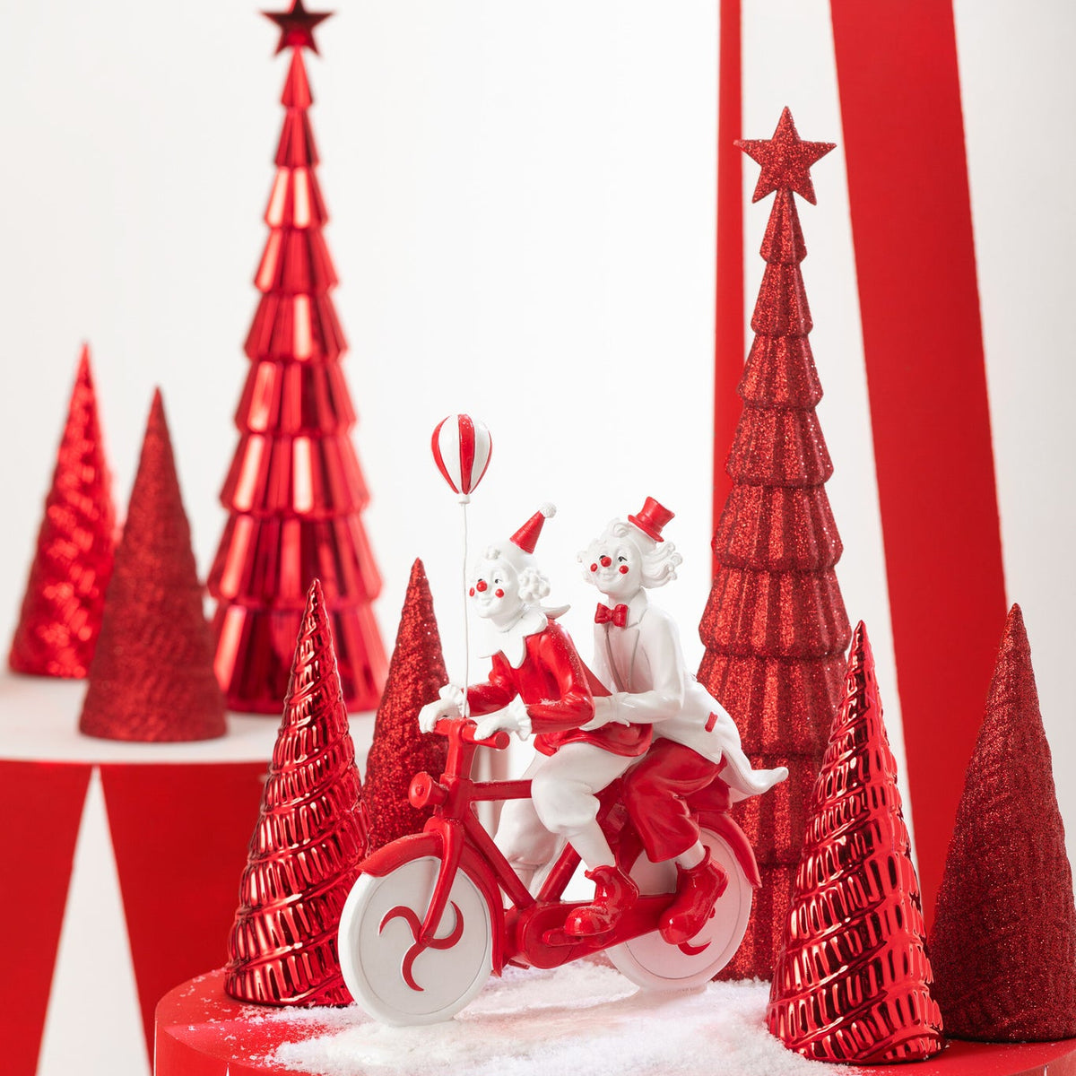 Tree + Star Plastic Christmas Red Set of 2 J-Line