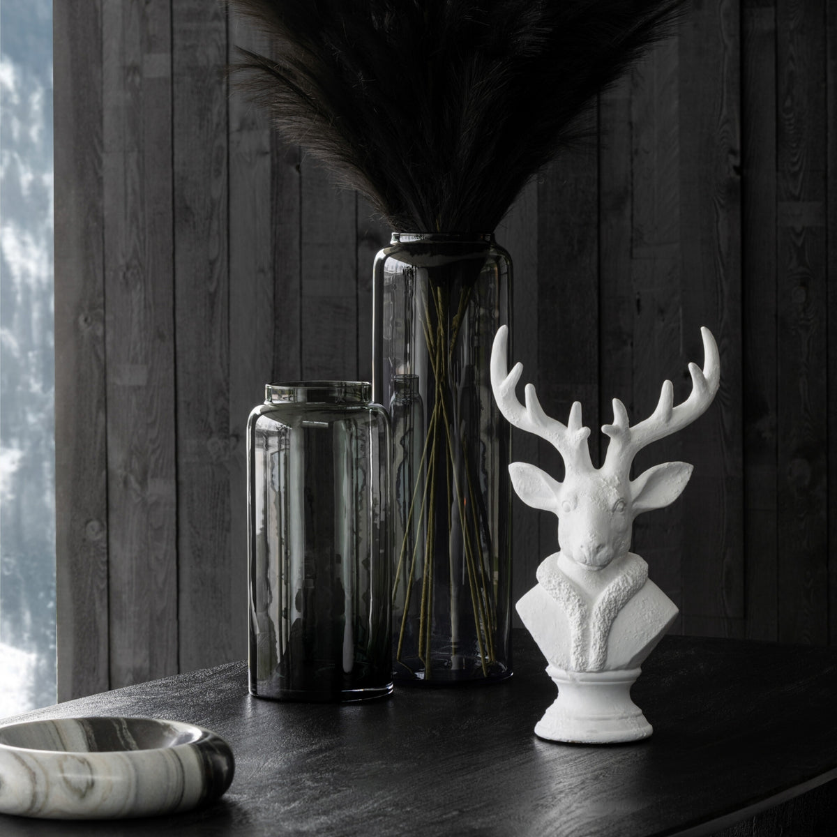 Deer Polyrresin White Large J-Line