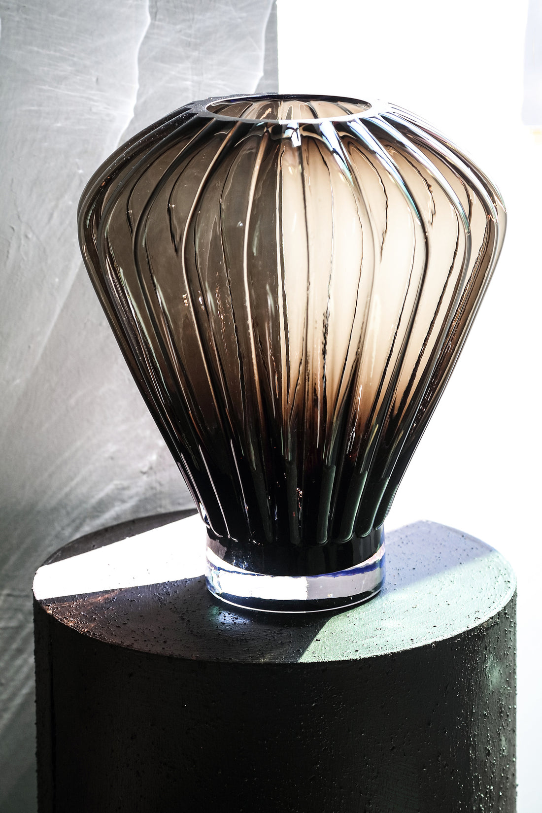Jayci Brown Glass Solid Glass Ribbed Vase L PTMD