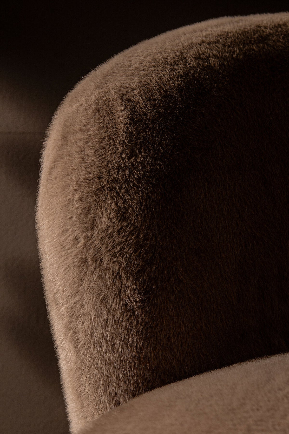 Armchair Aphrodite Mocha Fur PTMD