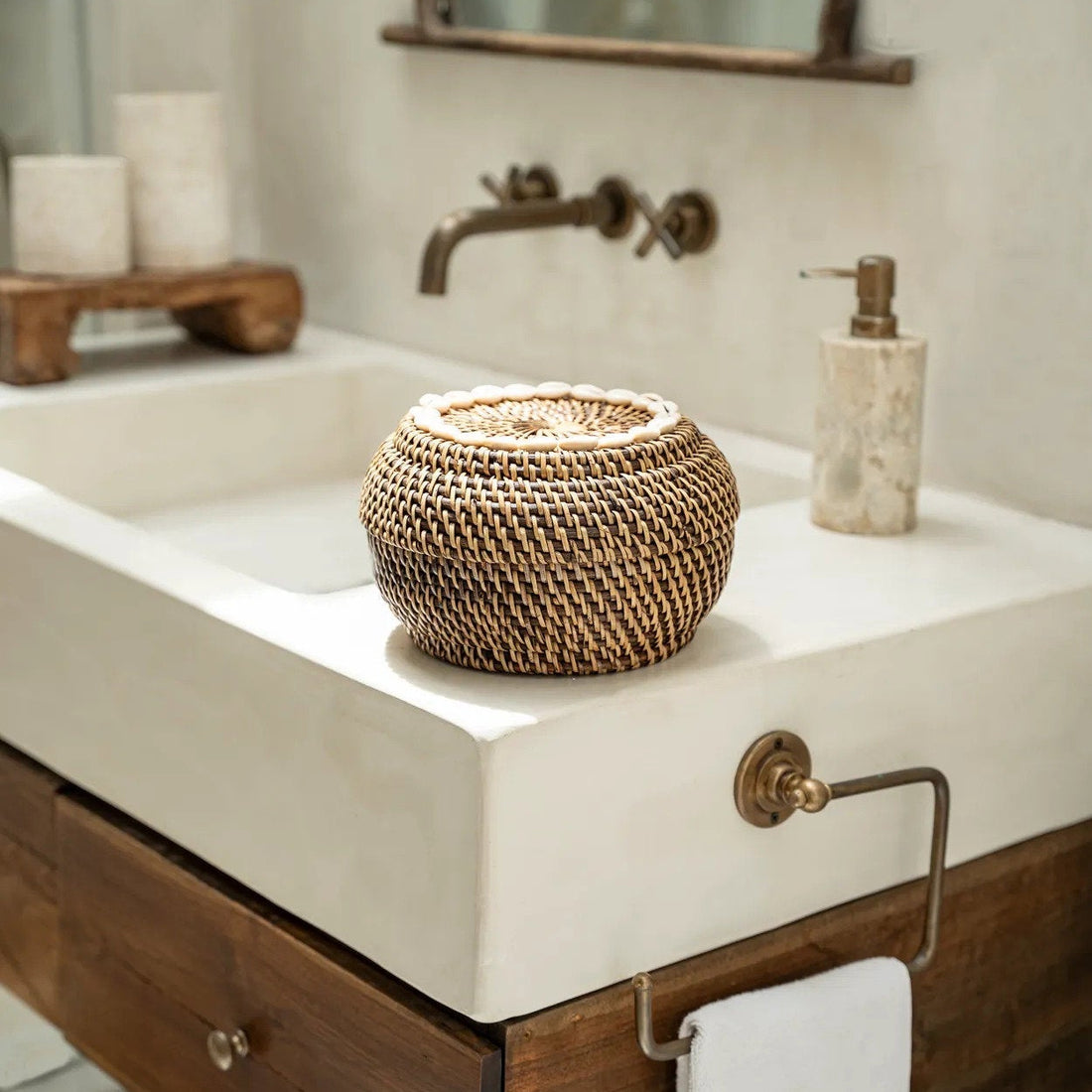 The Colonial Peek-a-Boo Basket Natural Medium Brown Bazar Bizarre