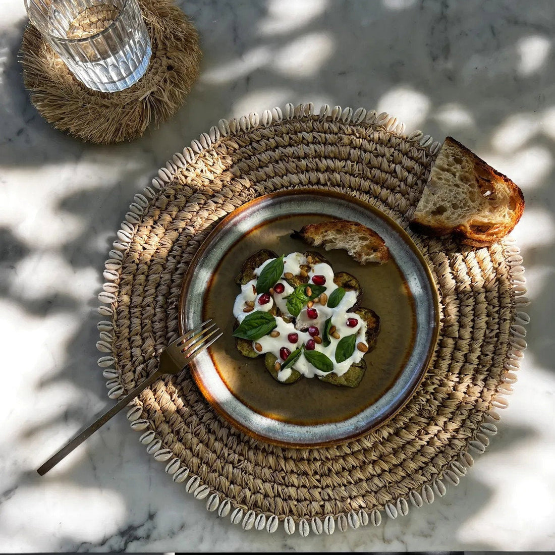 The Raffia Shell Placemat Natural Bazar bizarre