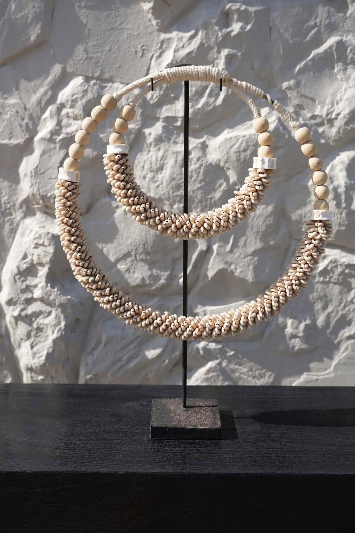 Double Necklace With Shells On Stand - Natural