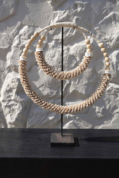 Double Necklace With Shells On Stand - Natural
