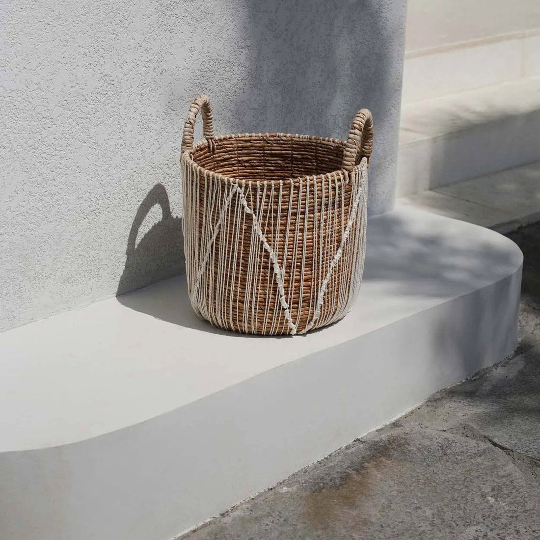 The Straight Stitched Macramé Basket - L Bazar Bizar