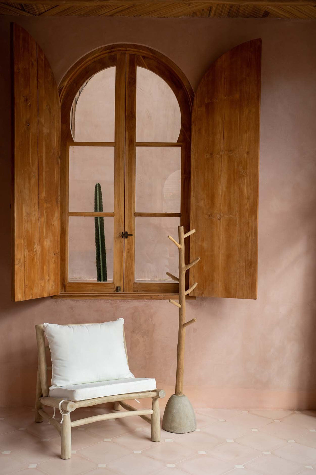 The Concrete Coat Rack - Naturel Bazar Bizar