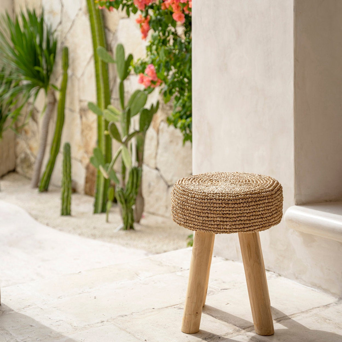 The Raffia Stool - Natural Bazar Bizarre
