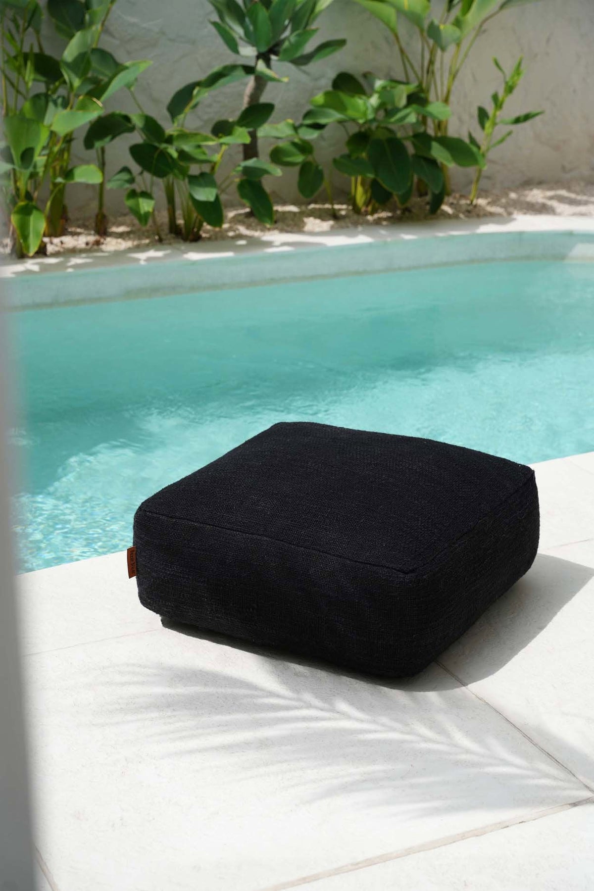 The Comfy Pouf Black Bazar Bizar