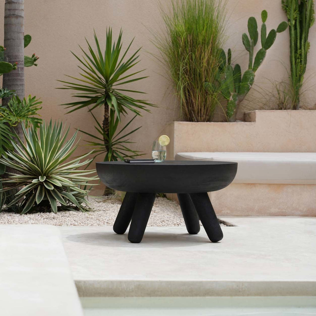 The Losten Coffee Table Black Bazar Bizarre