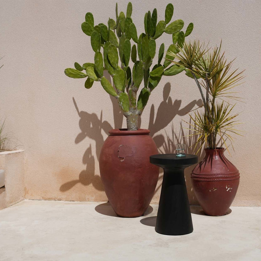 The Fiji Side Table - Black Bazar Bizarre