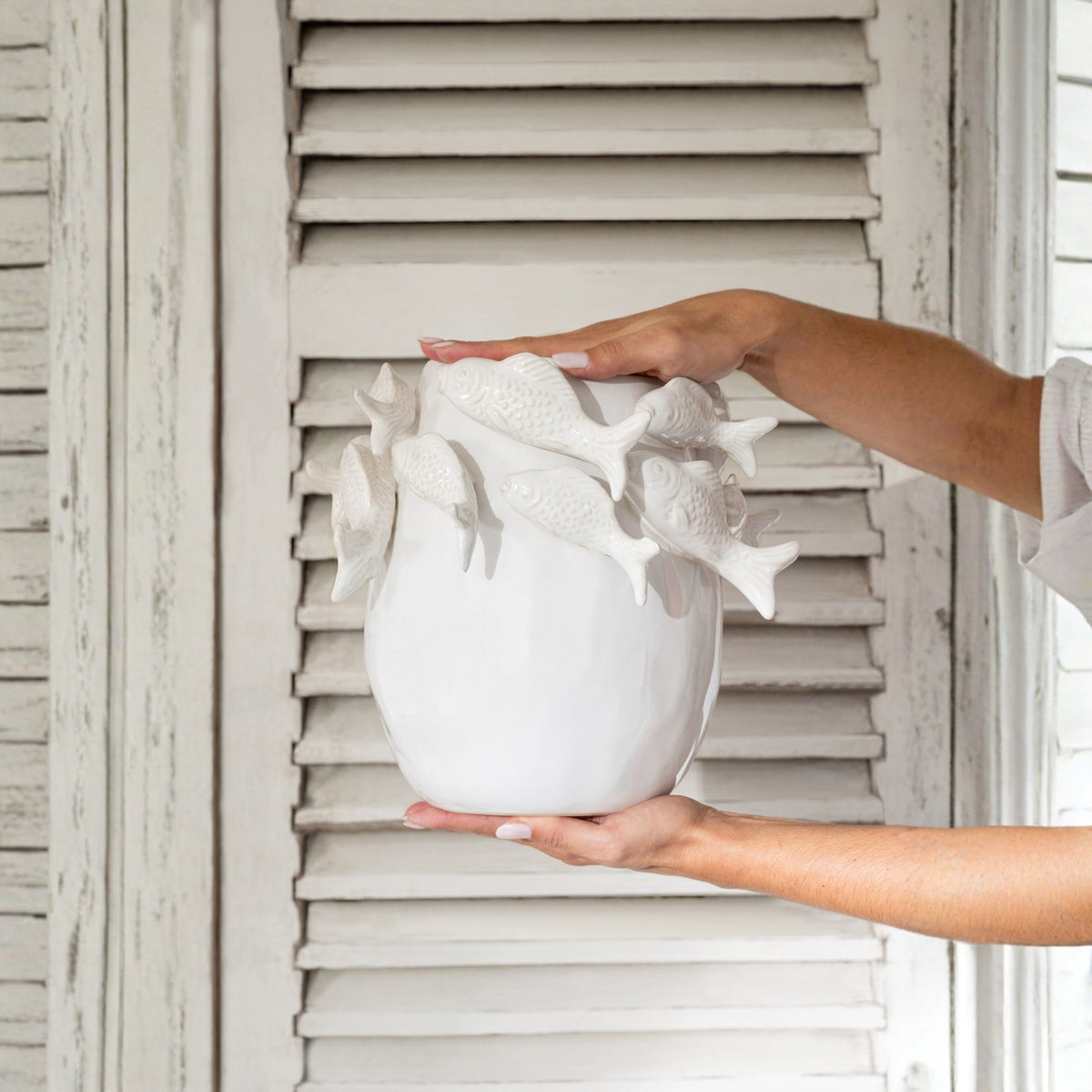 Fish Clay Vase Ecru Small J-Line