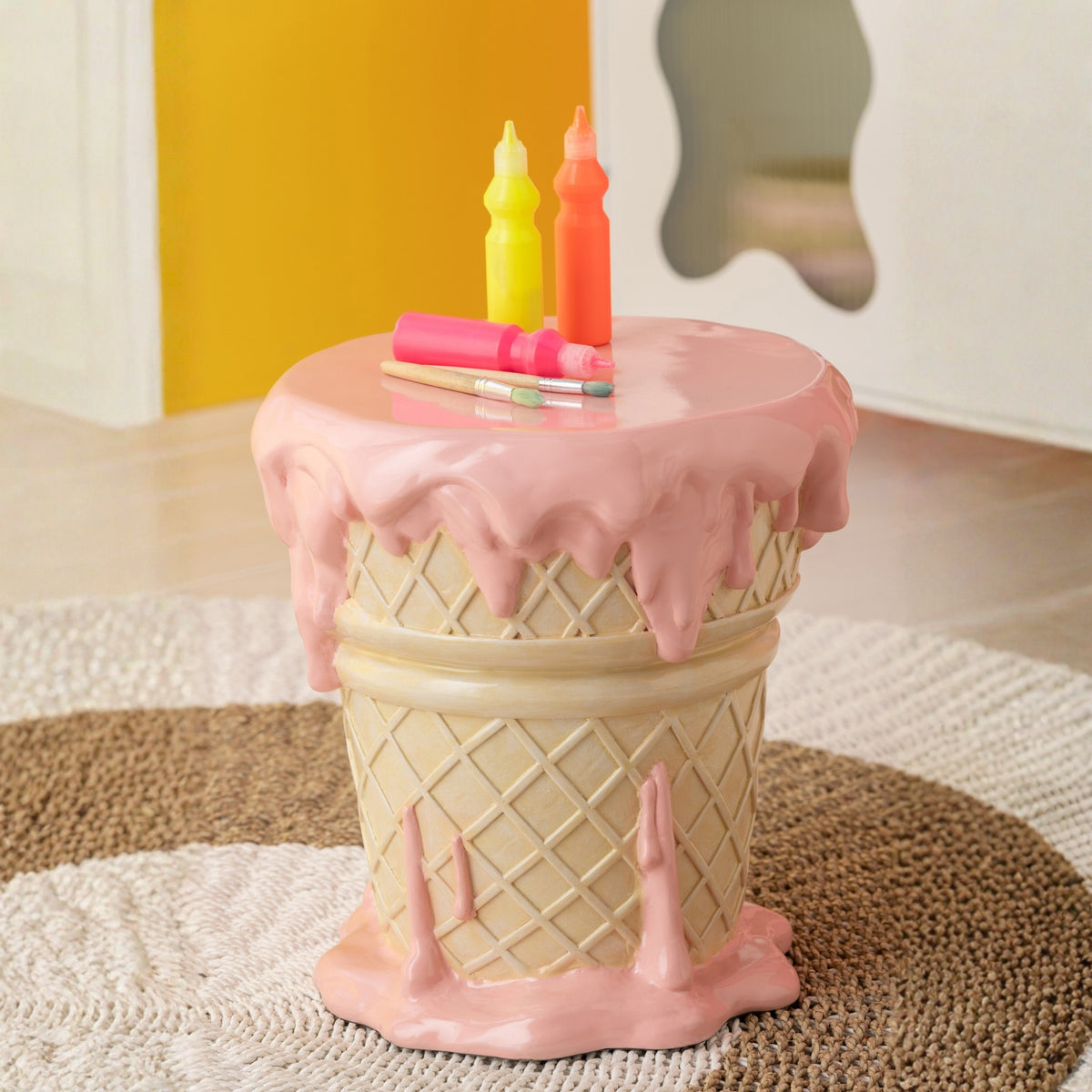 Side table Ijsje Polyresin Light pink/Beige J-Line