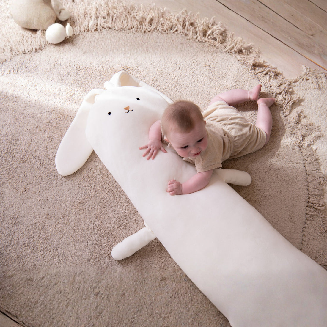Rabbit Polyester White Large J-Line
