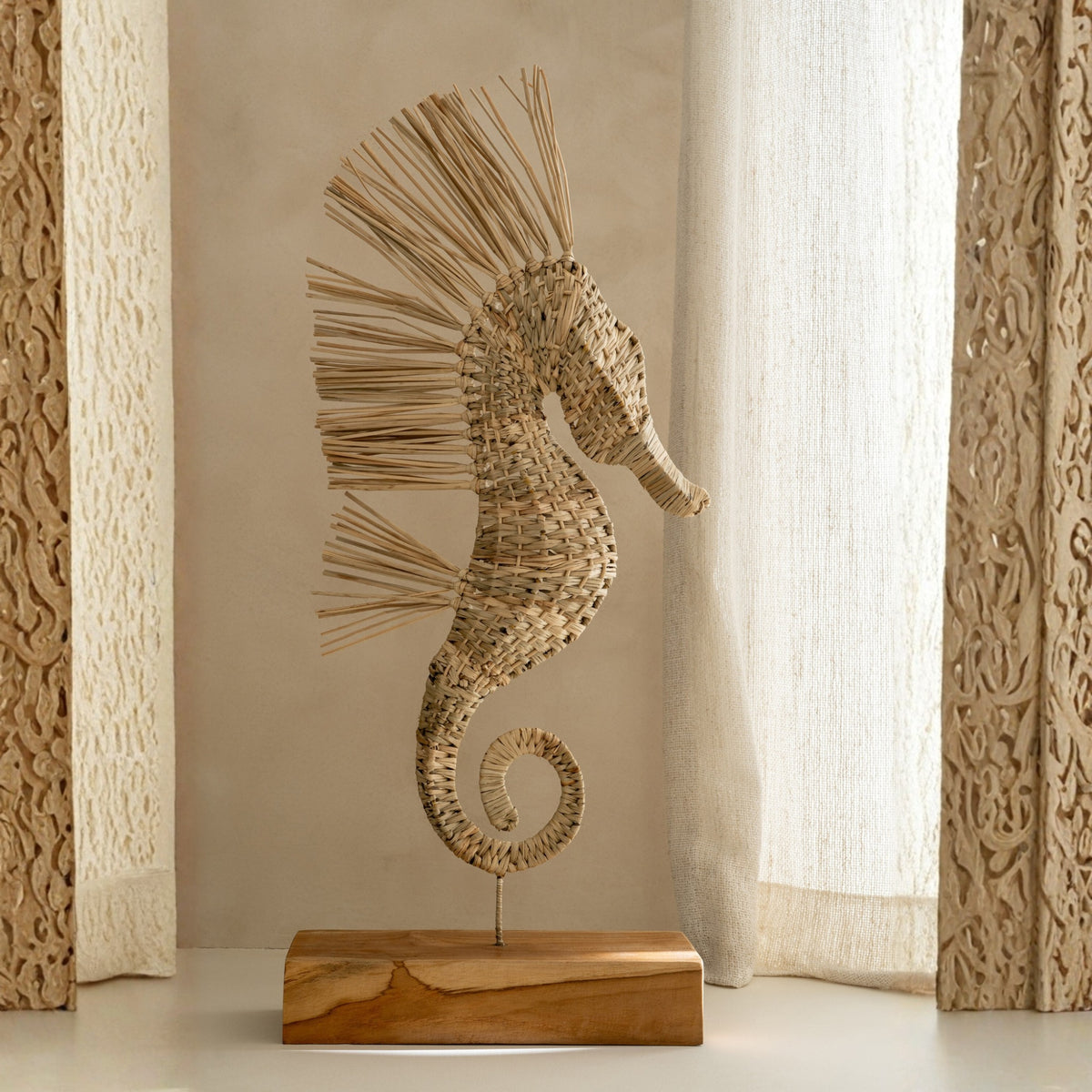 Seahorse On Foot Grass Natural Large J-Line