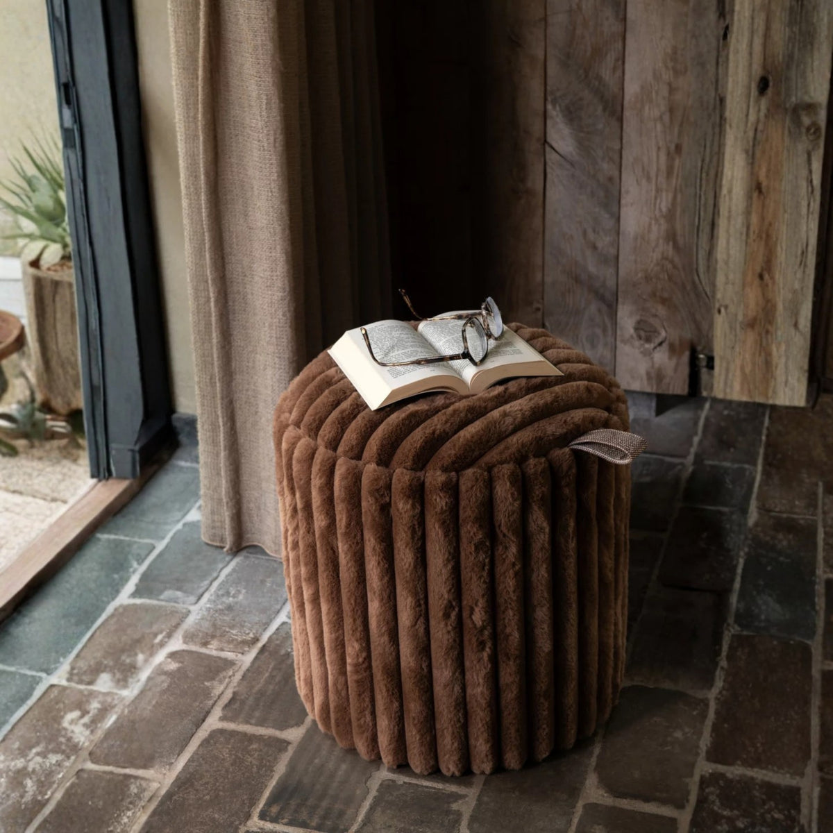 Pouf + Ribbed MDF Lid Brown J-Line