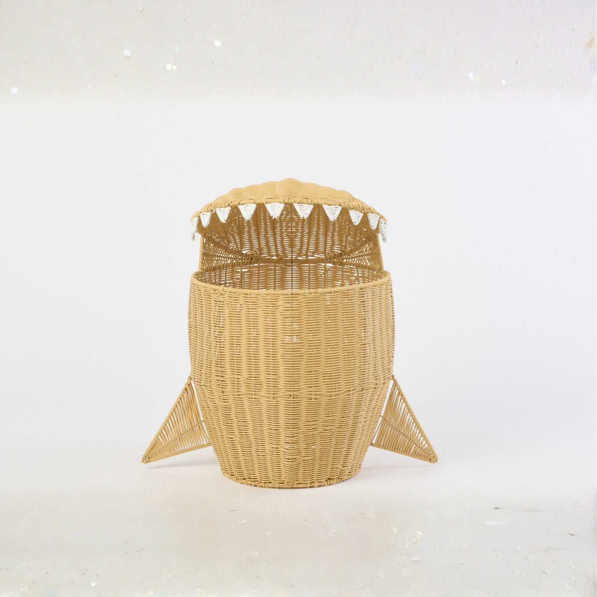 Natural Plastic Shark Basket J-Line