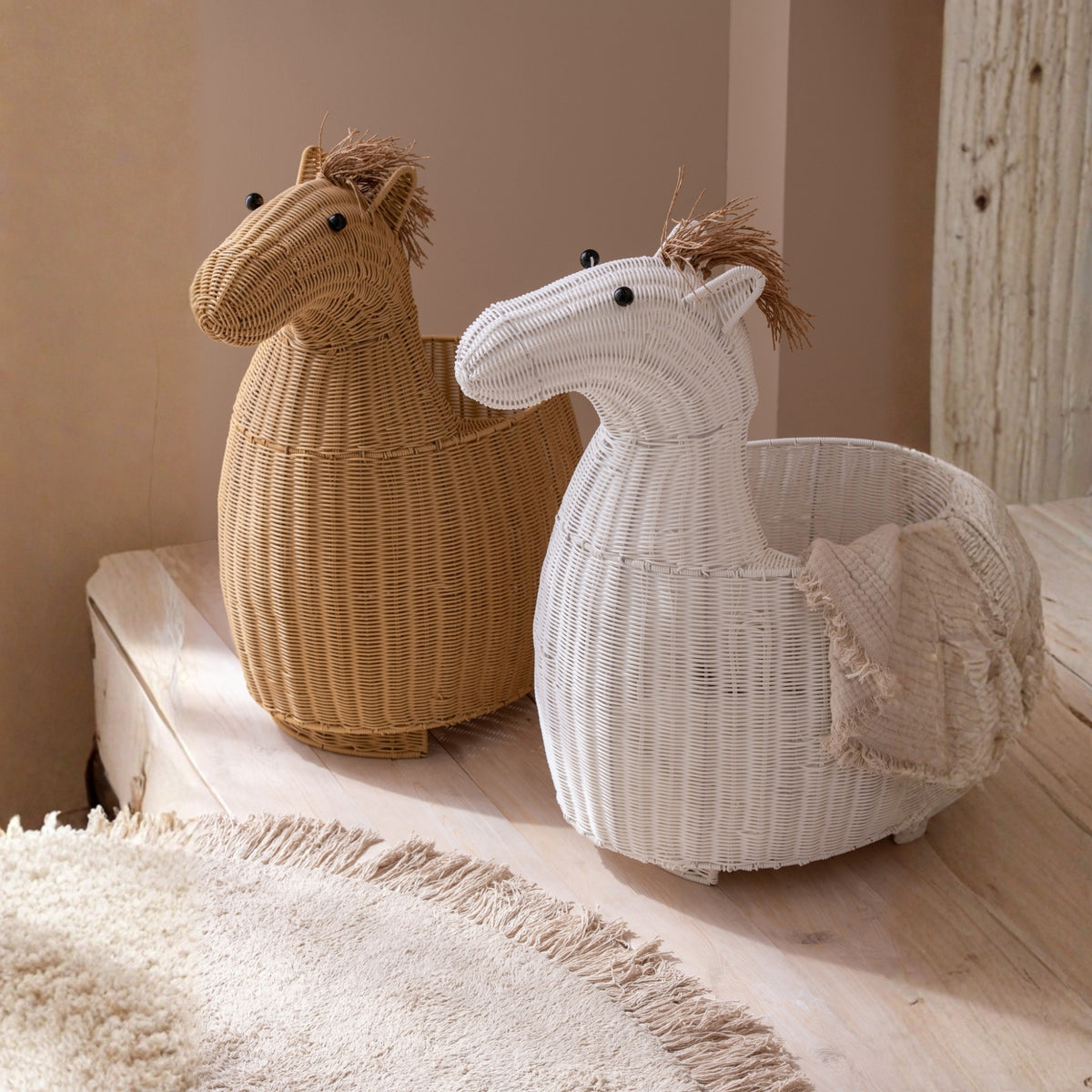 Plastic Horse Basket Natural J-Line