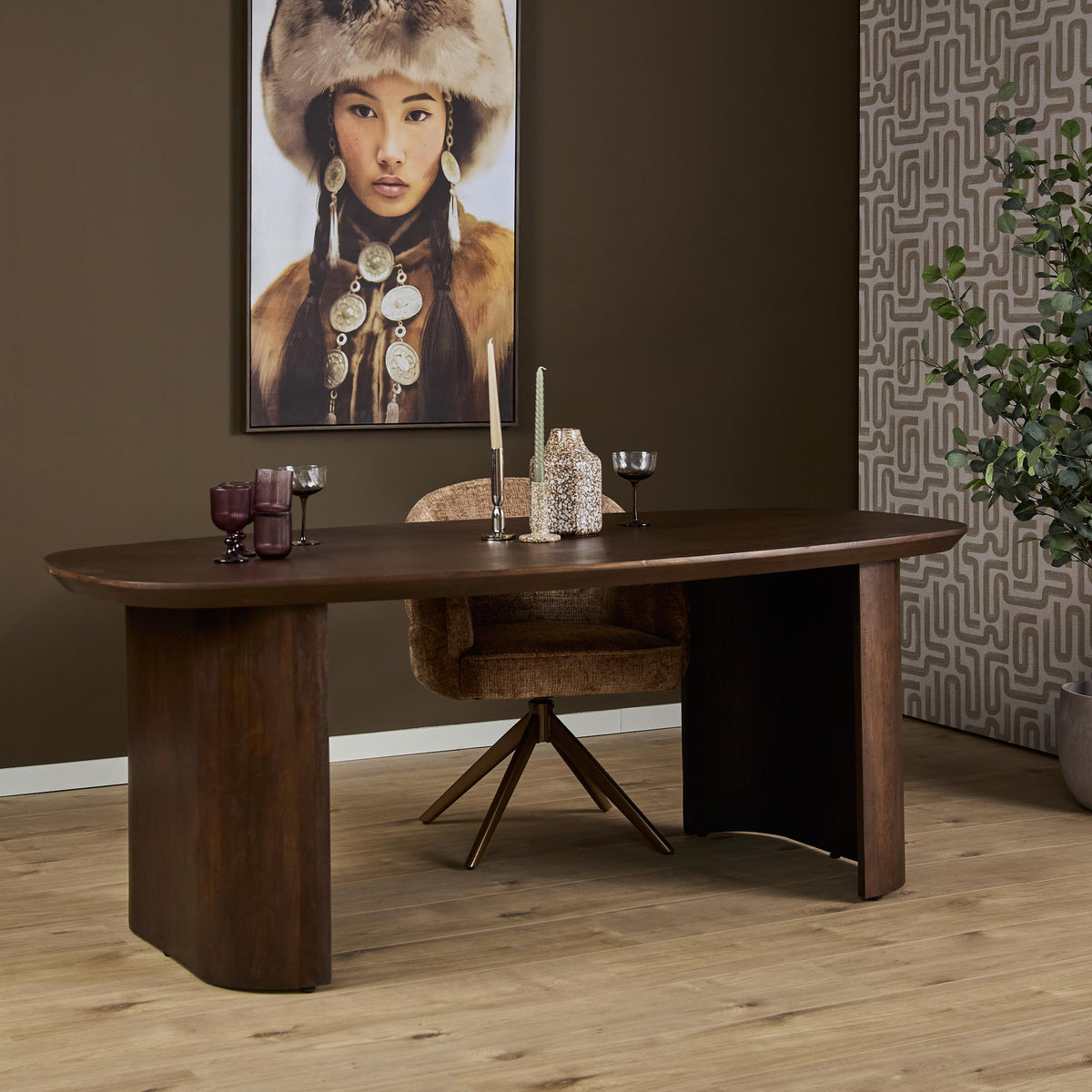 Maré Mango Wood Dining Table Brown 240cm Starfurn