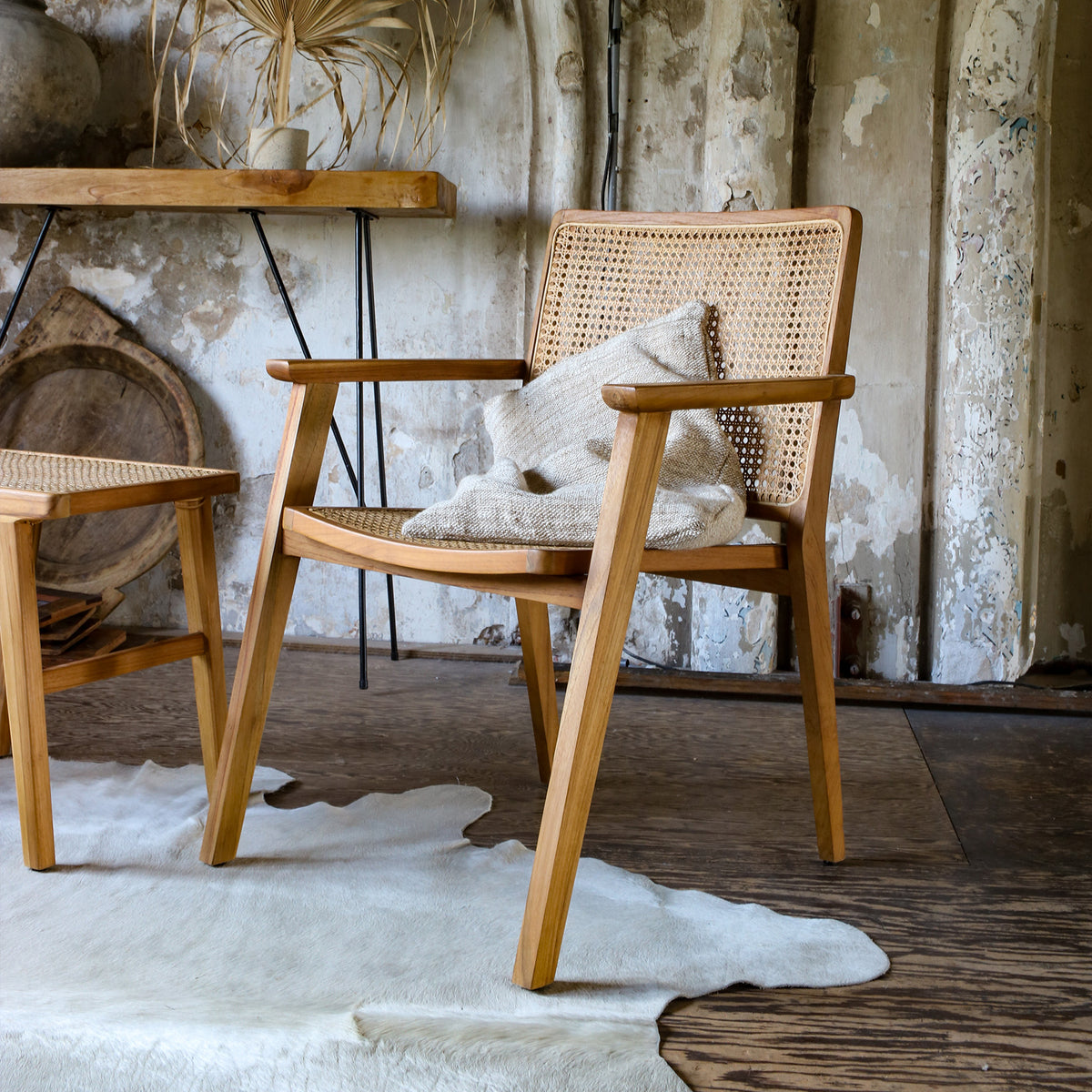 Nova Dining Chair Teak Set of 2 Raw Materials