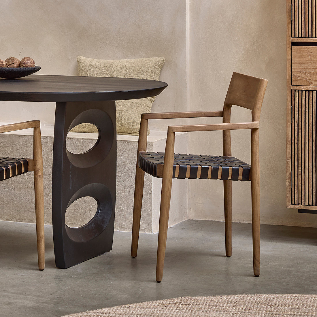 Freya Dining Chair with Armrest Black Leather Set of 2 Raw Materials