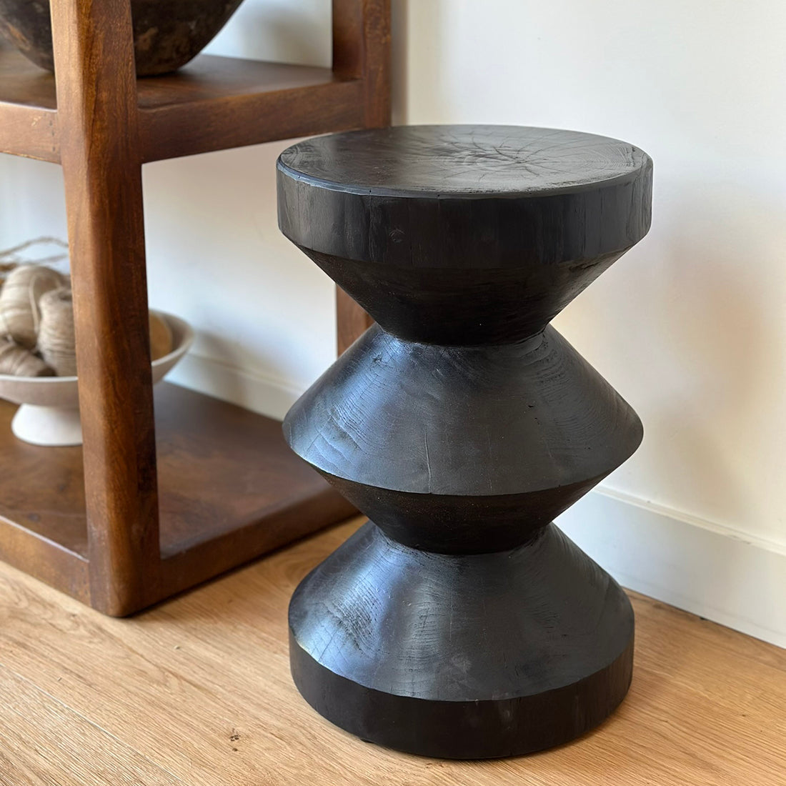 Forma side table Rizo black Raw Materials
