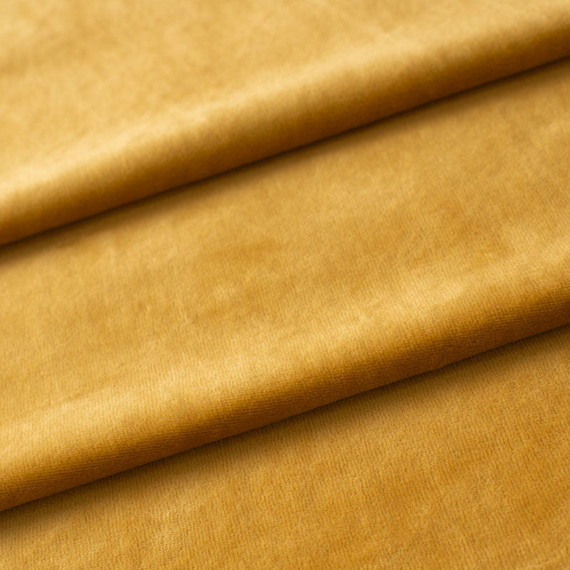 Velours stof met rijke glans en zachte vleug, gebruikt voor banken, fauteuils, gordijnen en luxe interieurdetails