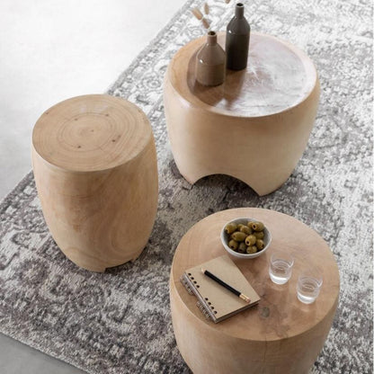 MUST Living bijzettafel Puro in suar hout naturel zijaanzicht