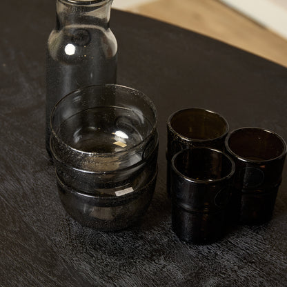 Eettafel Brandy Zwart van Starfurn vanuit een andere hoek, ovaal blad van 180 cm