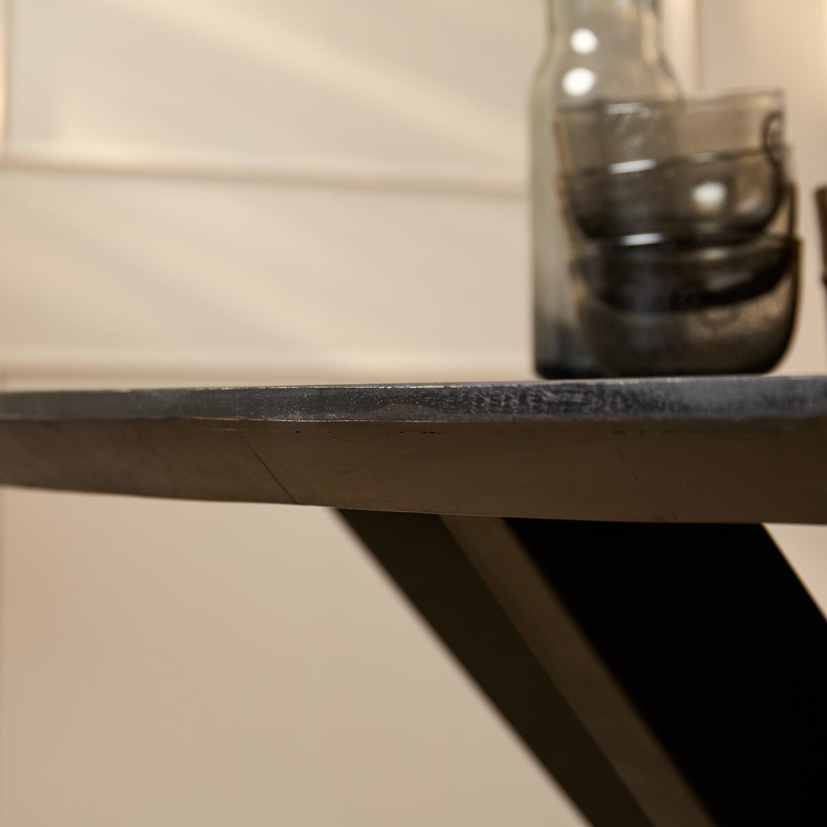 Eettafel Brandy Zwart 240 cm van Starfurn, de grootste maat uit de serie