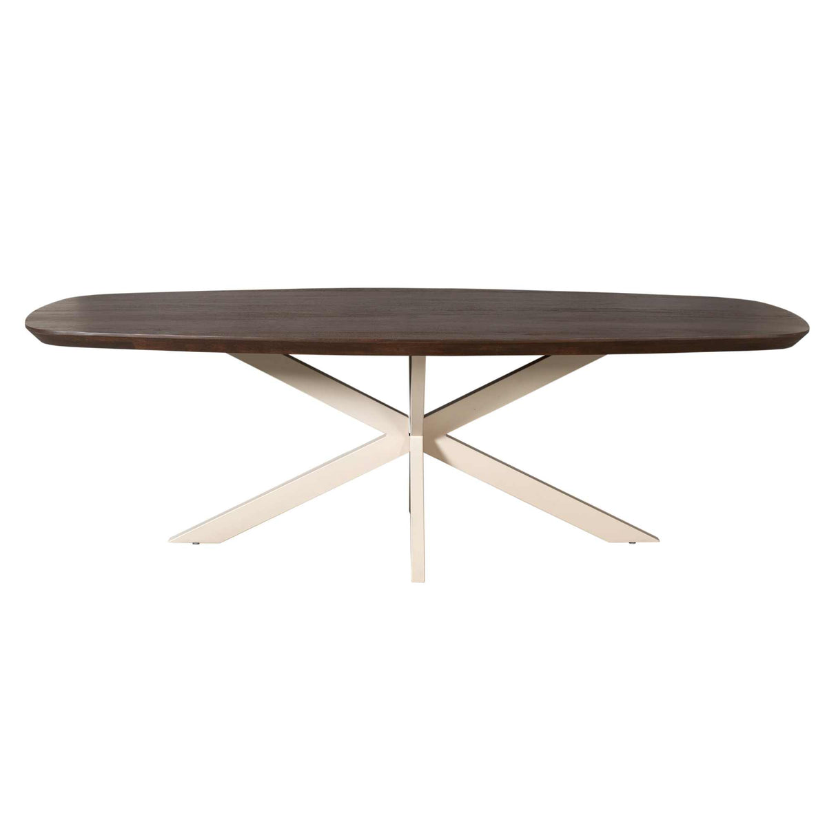Eettafel Madison Deens Ovaal 280cm van Starfurn schuin van voren met de volle lengte van het tafelblad