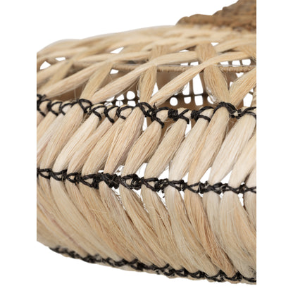Detail van de handgemaakte rand van de Nerja hanglamp, abaca vezels met zwarte stiksels