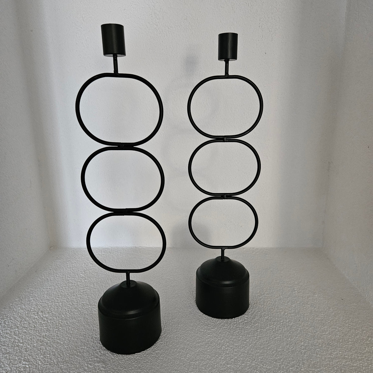 Kaarshouder Ringen Zwart 11x8x39cm 1 + 1 Gratis - Kandelaar - Living Lovely - livinglovely.nl