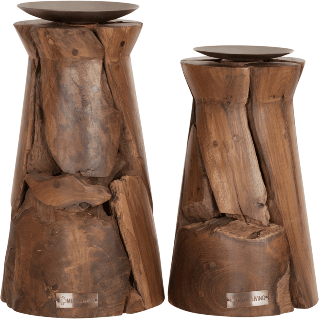 Kandelaar Flame Small van MUST Living, gedraaide kandelaar van gerecycled hout in naturel tint