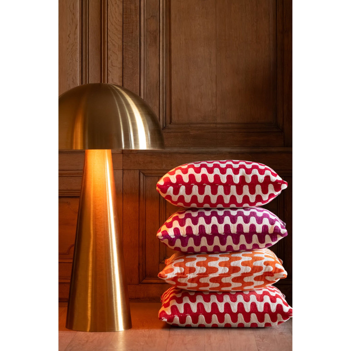 Mushroom Lamp Metal Matte Gold Extra Large J-Line