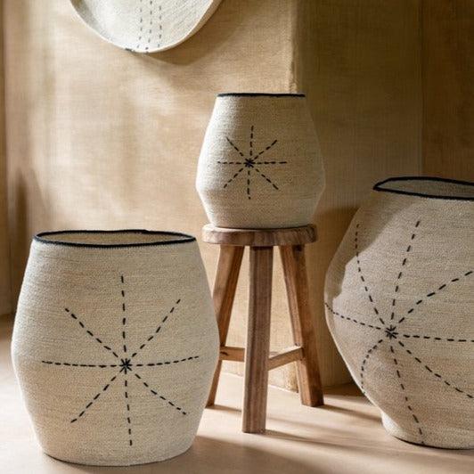 Mand Ster Stippellijnen Zeegras Naturel/Zwart Set van 3 - Mand - J-Line - livinglovely.nl