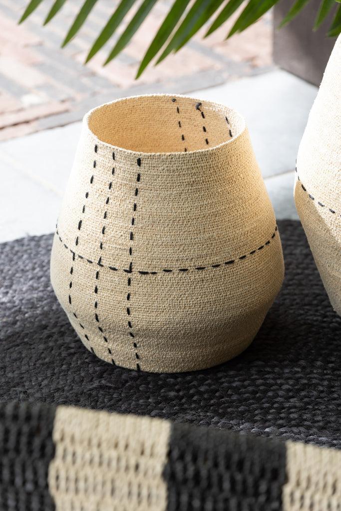 Mand Stippellijnen Zeegras Naturel/Zwart Set van 2 - Mand - J-Line - livinglovely.nl