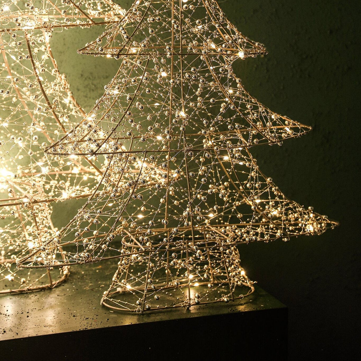 Misk Kerstboom LED Goud XL van PTMD, sprankelende LED kerstboom voor een groene wand