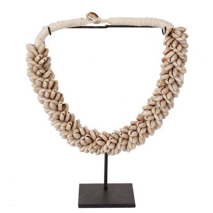 Ornament Indonesische Schelpenketting Tanoa Beige/Zwart - Pole To Pole - Ornament - Pole To Pole - livinglovely.nl