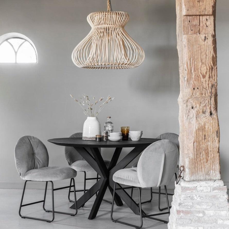 Zwarte ronde eettafel 130cm gerecycled teakhout vooraanzicht