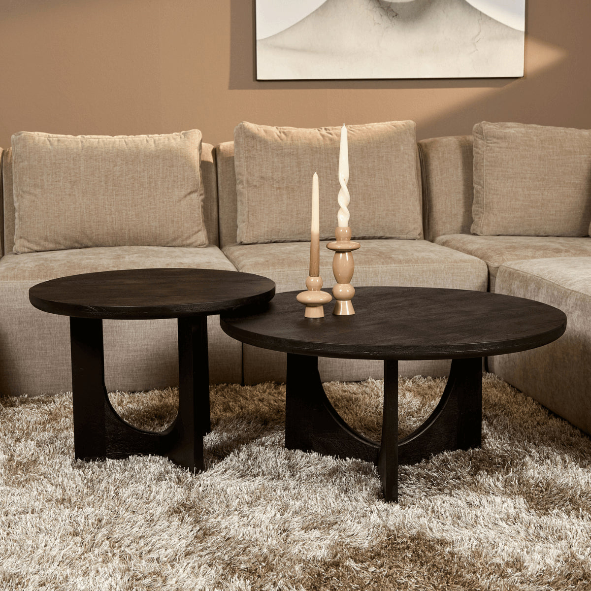 Salontafel Guus van Starfurn met rond blad van massief mangohout in zwarte afwerking, doorsnede 60 cm