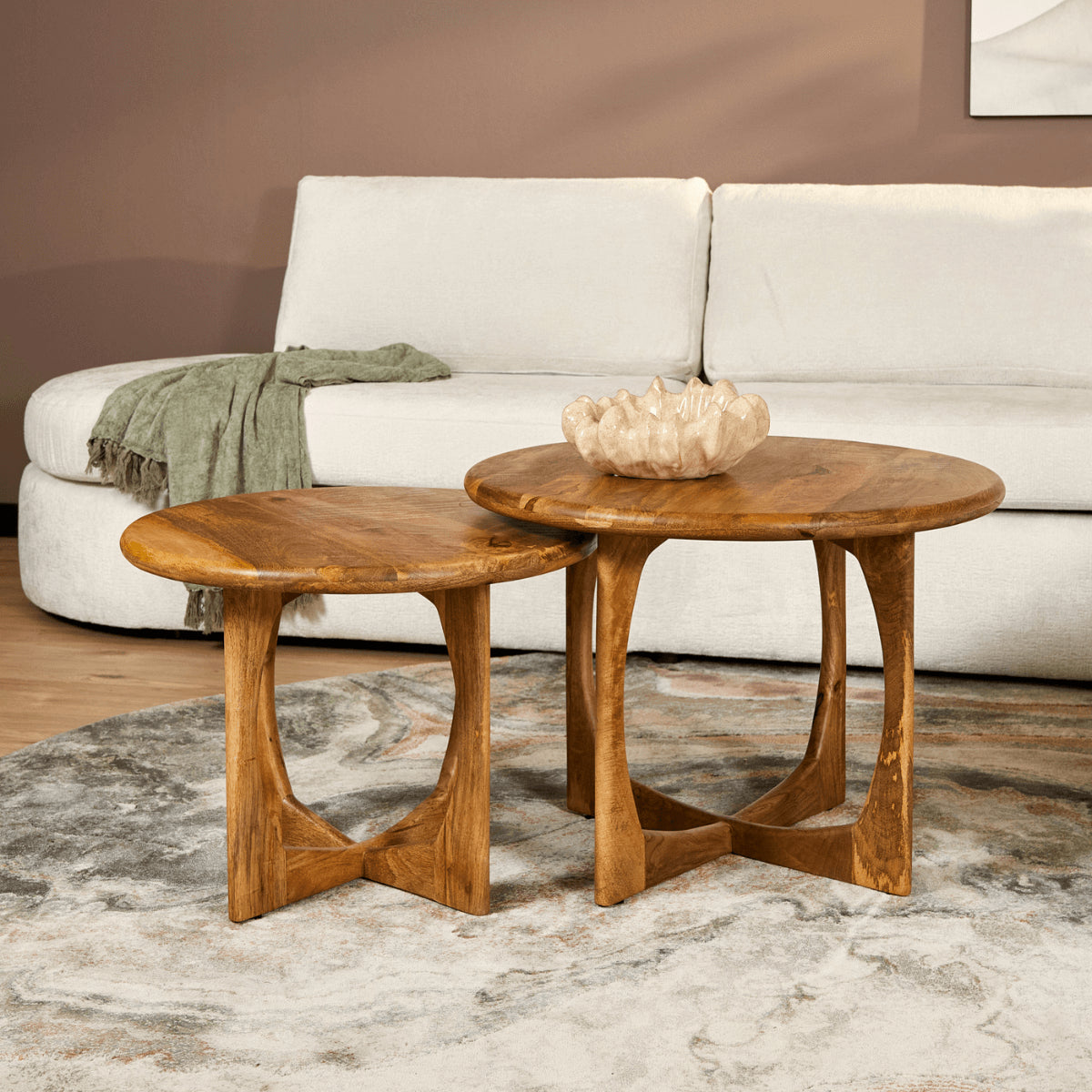 Salontafels Milou Naturel Set Van 2 van Starfurn, de grote ronde tafel van 70cm in naturel mangohout
