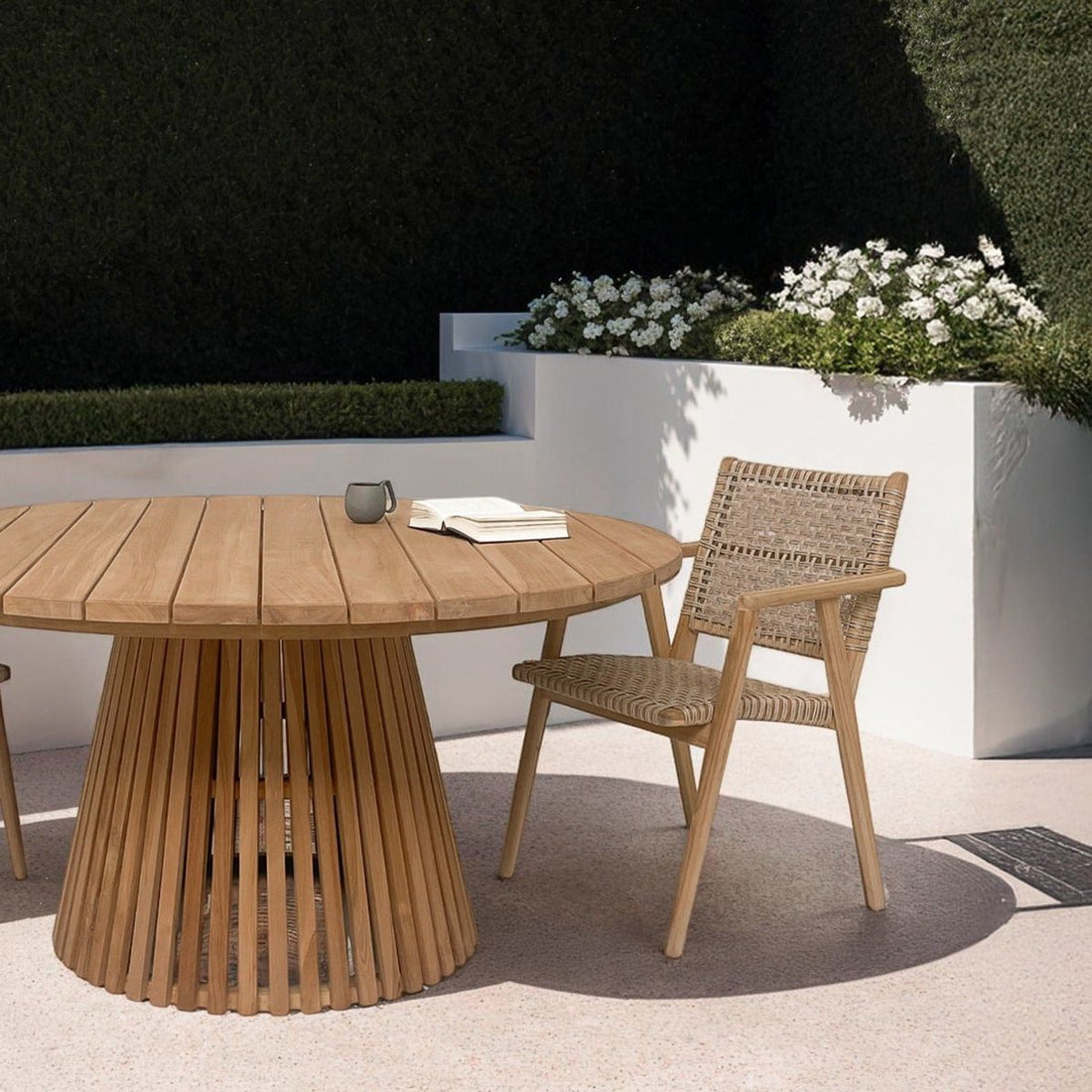 Tuintafel Cindo Ø150cm op een terras